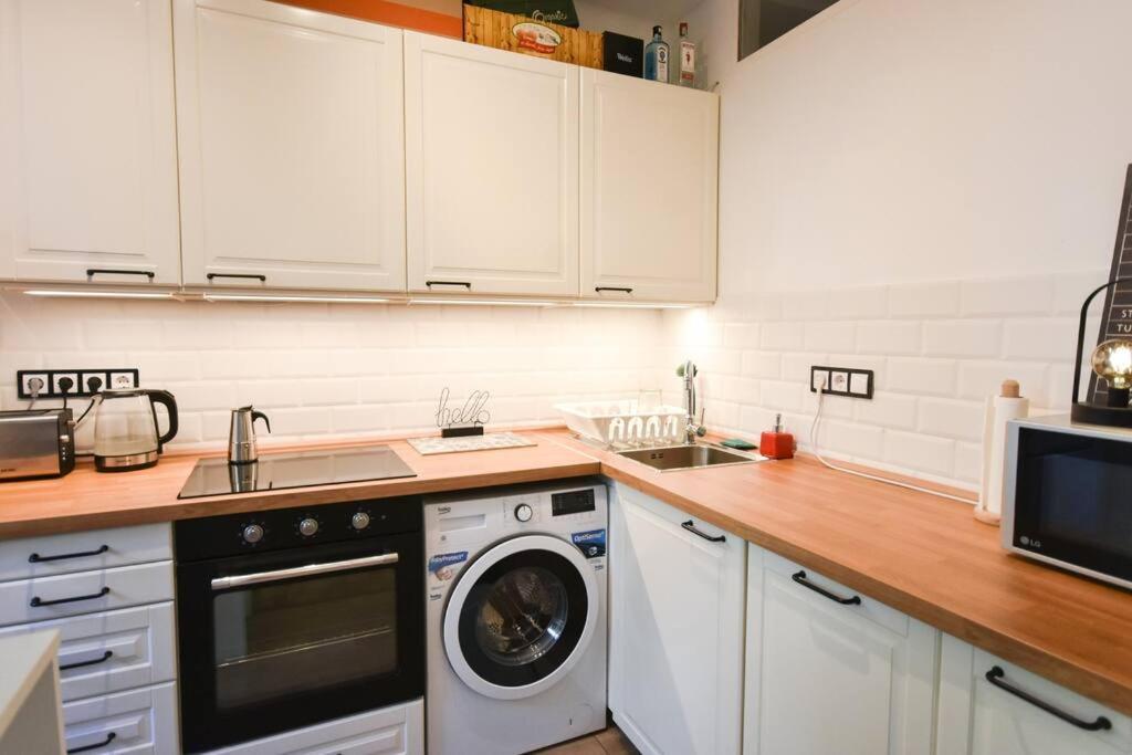 Renovated Stylish Flat At The Castle&Metro Leilighet Budapest Eksteriør bilde