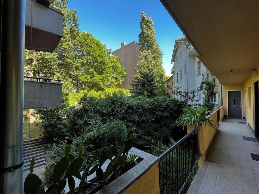 Renovated Stylish Flat At The Castle&Metro Leilighet Budapest Eksteriør bilde